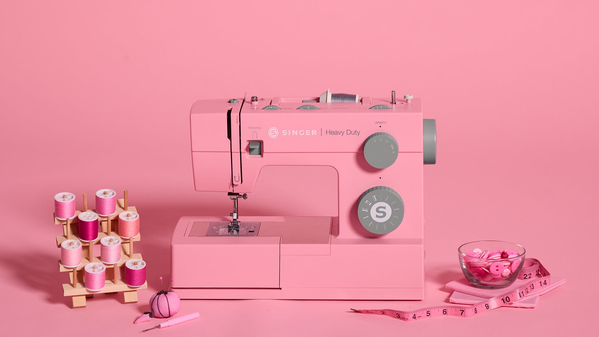 Singer Heavy Duty 4411 Pink Sewing Machine Review & Demo | Características & Puntadas