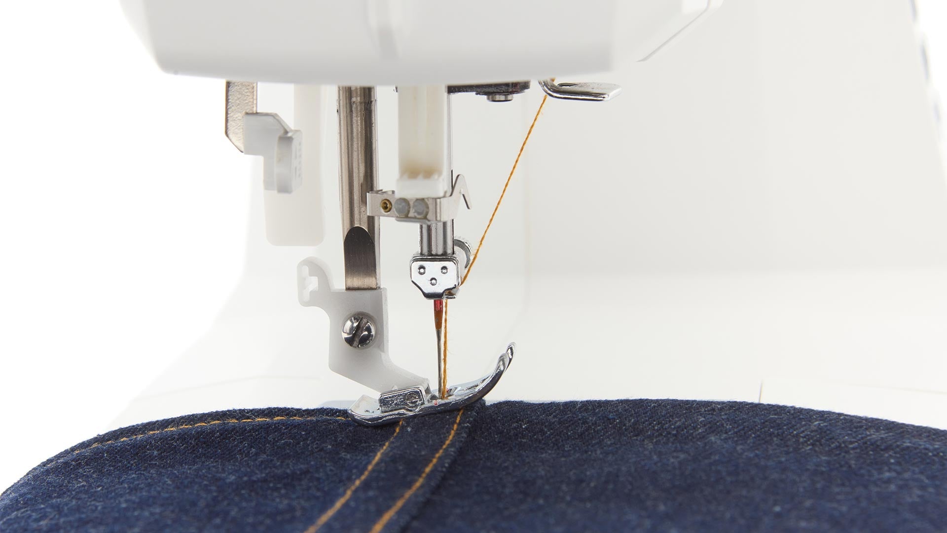 Precisión en movimiento: Experimente la Husqvarna Viking Onyx 30 en acción